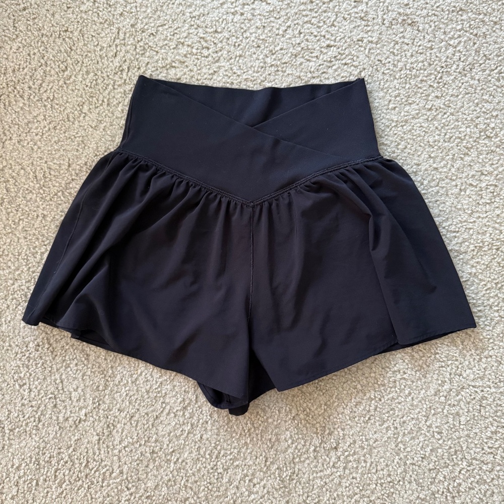 Aerie Offline Black Flowy Crossover Short